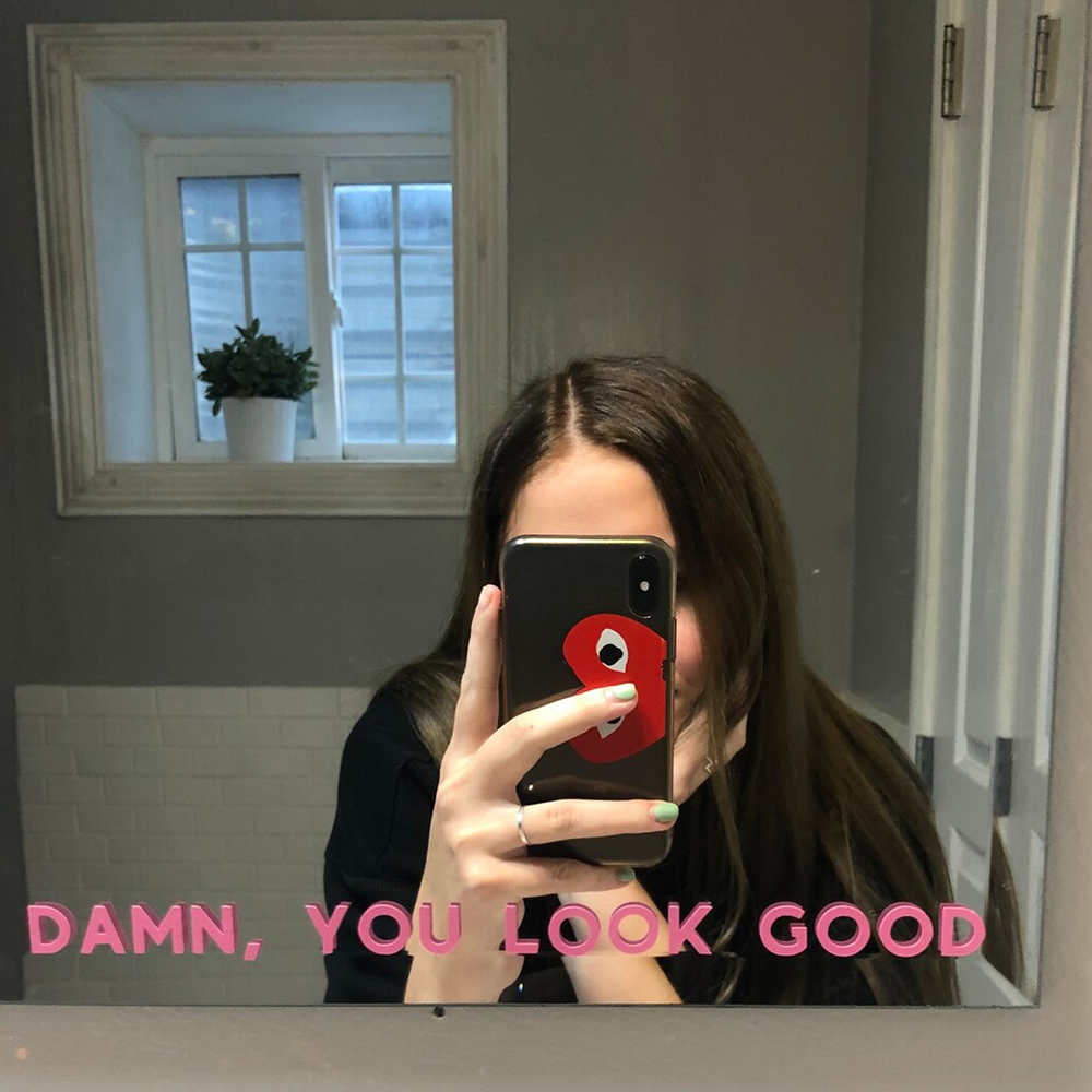 You Look Good Dainty Mirror St - Home Goods Bathroom Mirrors recensie en prijs